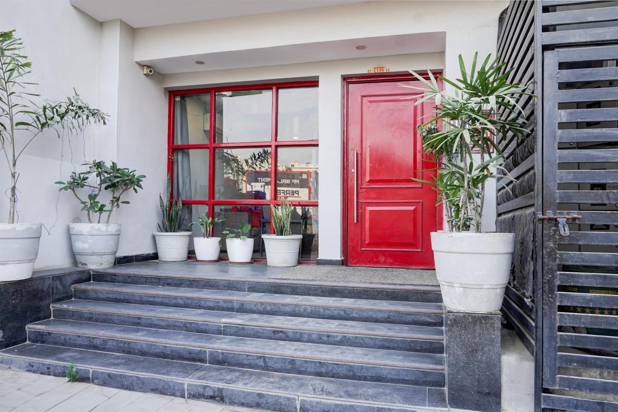 Super Townhouse Gomti Nagar Sector 6 Near Ekana Stadium Lucknow Luaran gambar