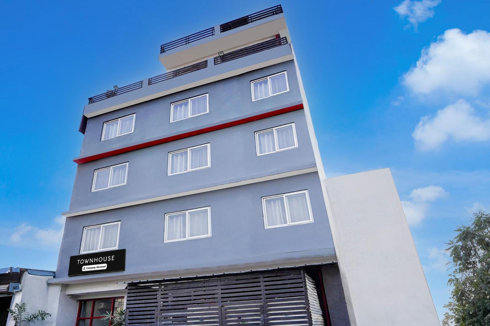 Super Townhouse Gomti Nagar Sector 6 Near Ekana Stadium Lucknow Luaran gambar