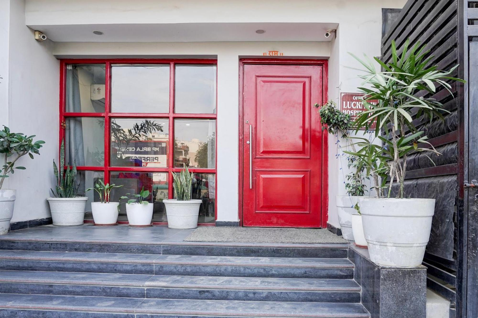 Super Townhouse Gomti Nagar Sector 6 Near Ekana Stadium Lucknow Luaran gambar